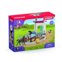 Schleich Horse Club 42611 - Pferdebox mit Stute und Fohlen